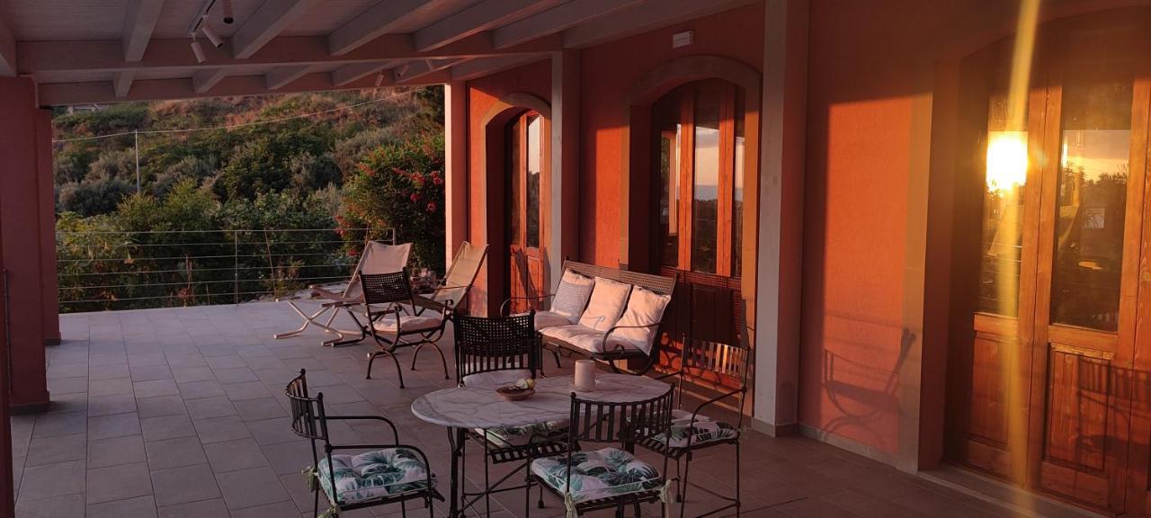 Bioagriturismo Antica Sena Milici Екстер'єр фото