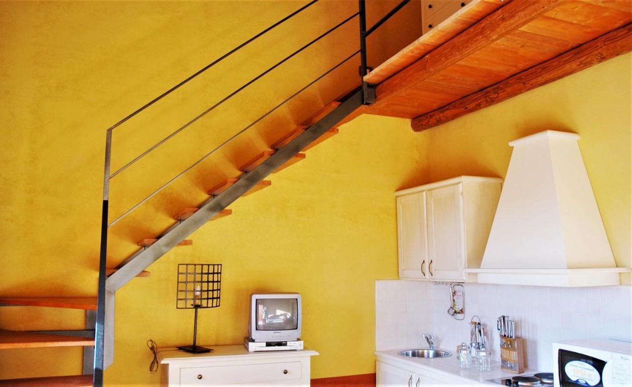 Bioagriturismo Antica Sena Milici Екстер'єр фото