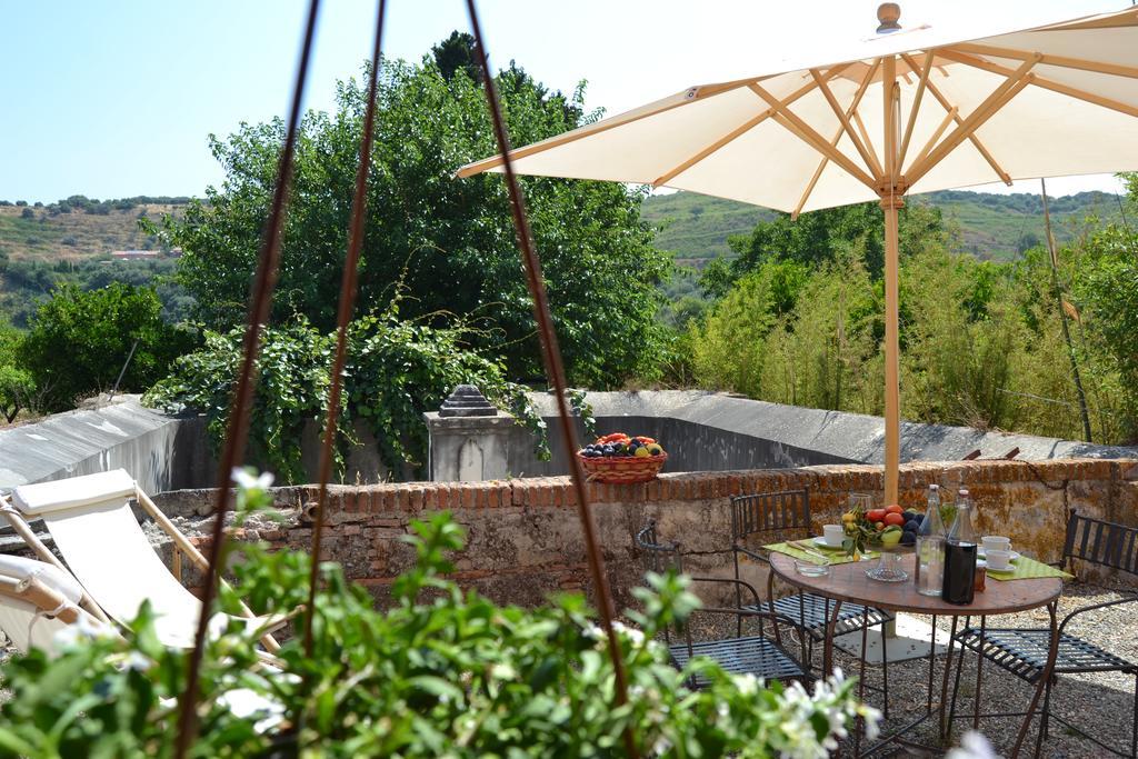 Bioagriturismo Antica Sena Milici Екстер'єр фото